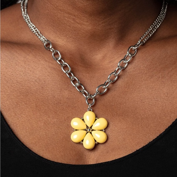 Dazzling Dahlia Yellow Necklace Set - Picture 1 of 3